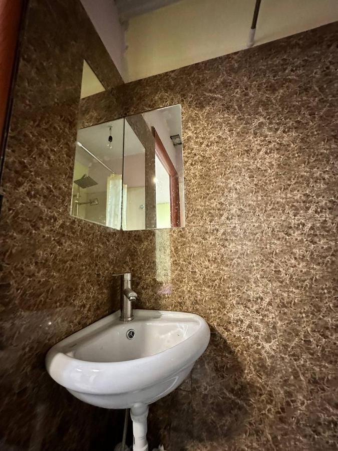 Апартаменты Vahe'S Family Guests House Ереван Экстерьер фото
