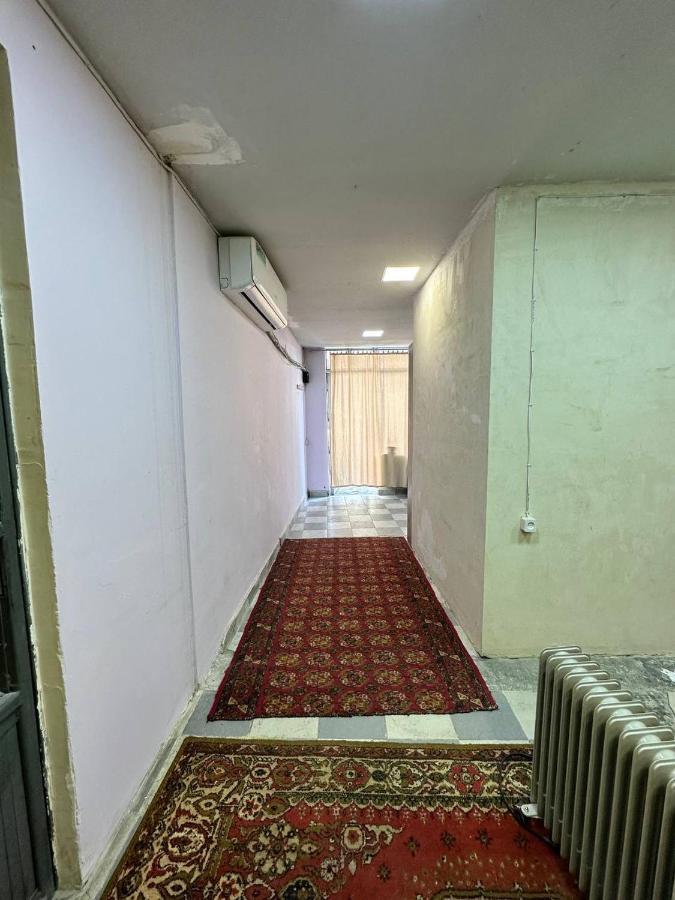 Апартаменты Vahe'S Family Guests House Ереван Экстерьер фото