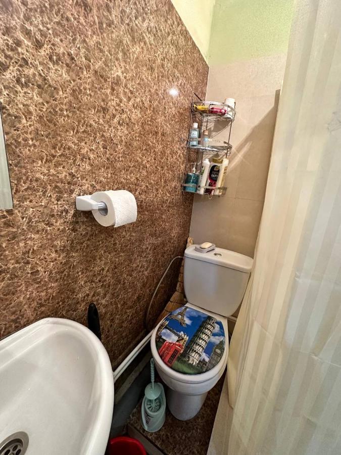 Апартаменты Vahe'S Family Guests House Ереван Экстерьер фото
