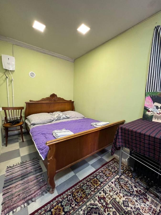 Апартаменты Vahe'S Family Guests House Ереван Экстерьер фото